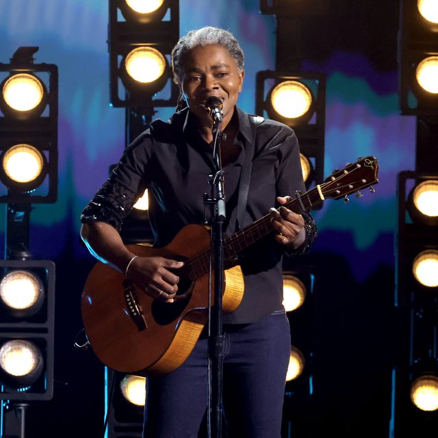 Watch Tracy Chapman, who made a stunning cameo at the 2024 Grammys ...