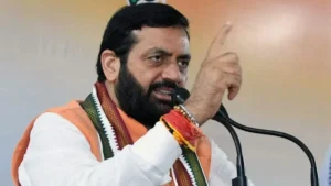 Haryana: “काम नहीं तो वेतन नहीं” नीति पर बवाल: मुख्यमंत्री नायब सिंह सैनी की सरकार के फैसले का कर्मचारियों और विपक्ष ने किया विरोध।