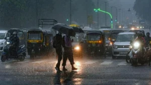 Punjab में बारिश और आंधी से गर्मी से राहत, कई जिलों में ऑरेंज और येलो अलर्ट जारी