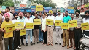Punjab के कई Districts में Aam Aadmi Party का BJP के खिलाफ Protests: Gangsters को बचाने का आरोप