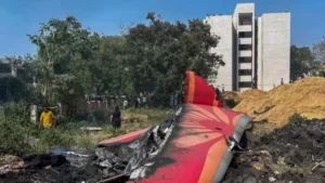 Air India Plane Crash: आखिर क्यों Cutoff Position में थे Fuel Switche?