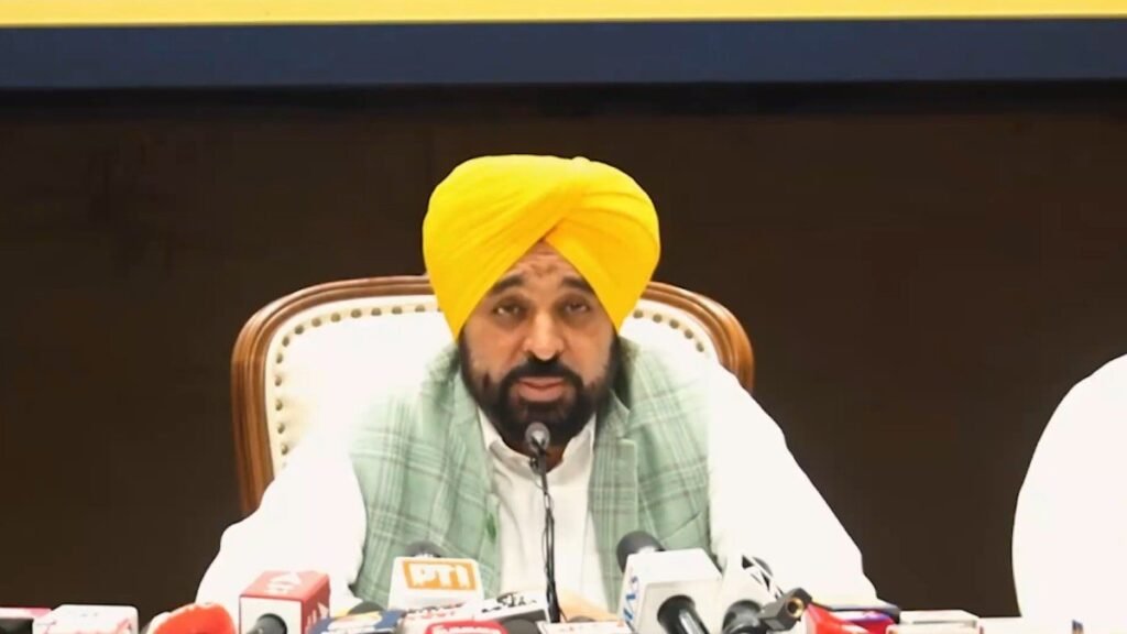 पंजाब CM ने शिक्षा के मुद्दे पर BJP को घेरा:बोले-गुजरात में सबसे ज्यादा पेपर लीक, देश में 2 तरह की शिक्षा व्यवस्था