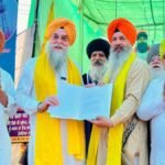 स्पीकर ने संगत को बेअदबी विरोधी बिल की प्रति सौंपी:Patiala में संधवा बोले-बेअदबी करने वालों को नहीं बख्शा जाएगा, दोषियों को मिलेगी कड़ी सजा