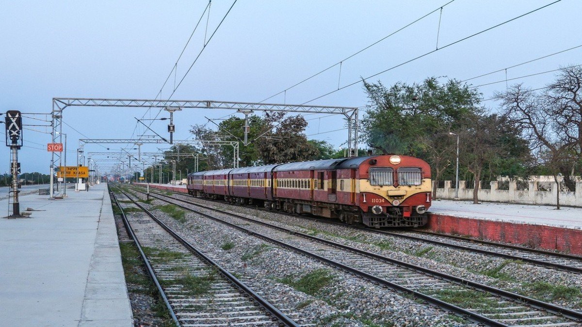रेल यात्रियों के लिए बड़ी खबर, चंडीगढ़ से गुजरने वाली 22 ट्रेनें रद्द; 29 का बदला रूट