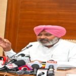 गवर्नर से अपील की कि वे तुरंत ऑर्डिनेंस को मंज़ूरी दें और सालों से इंतज़ार कर रहे हज़ारों आउटसोर्स कर्मचारियों को इंसाफ़ दिलाएं: हरपाल सिंह चीमा