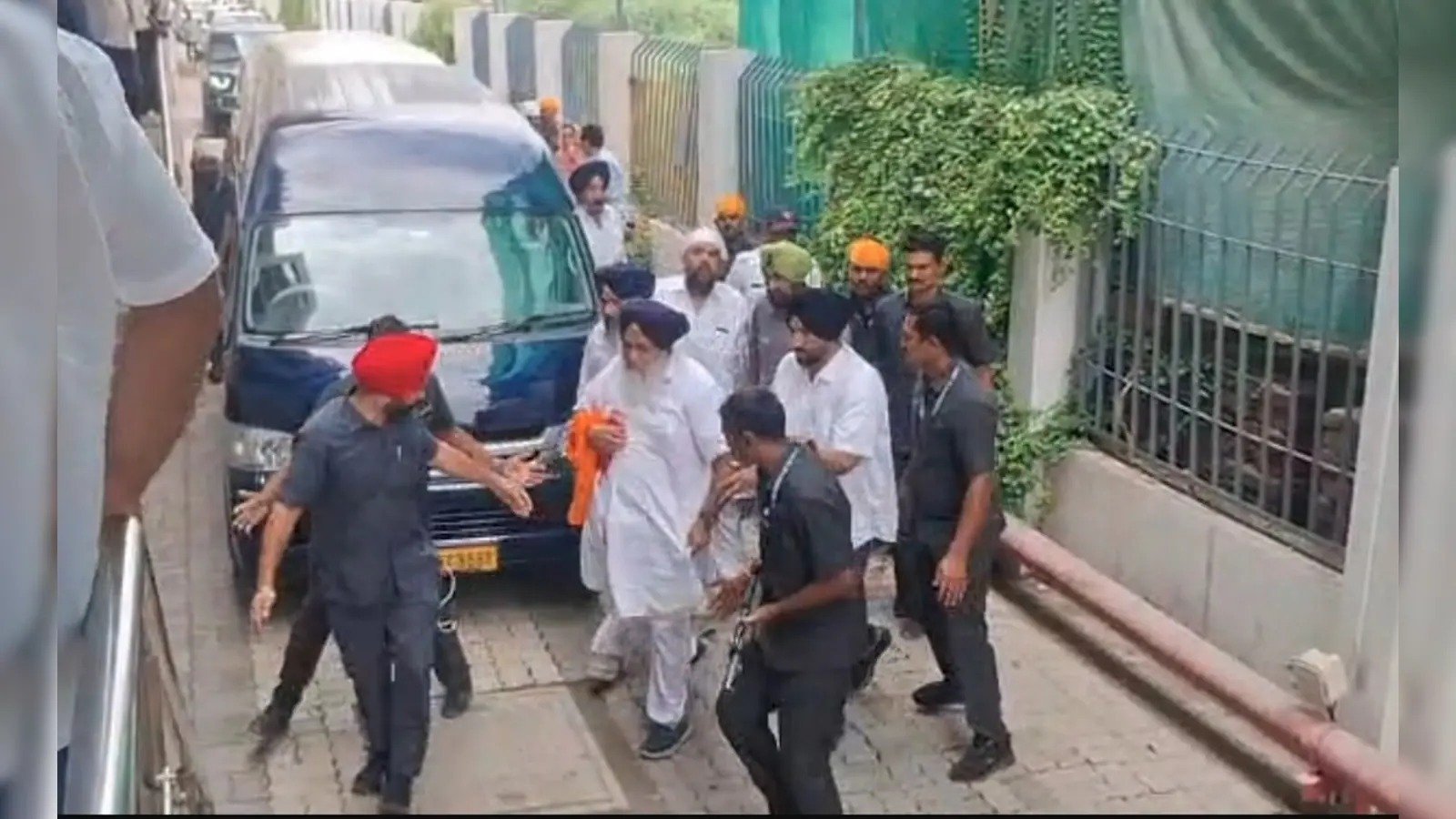 नांदेड़ साहिब में सुखबीर बादल पर हमला, निजी अस्पताल में कराया गया भर्ती