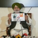 आप का अकालियों पर पलटवार, बलतेज पन्नू ने अमरदीप ग्रेवाल की सीनियर भाजपा नेताओं के साथ गुरी चाहल की अकालियों के साथ दिखाईं तस्वीरें