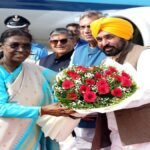राष्ट्रपति द्रौपदी मुर्मू का चंडीगढ़ पहुंचने पर CM भगवंत मान ने किया स्वागत